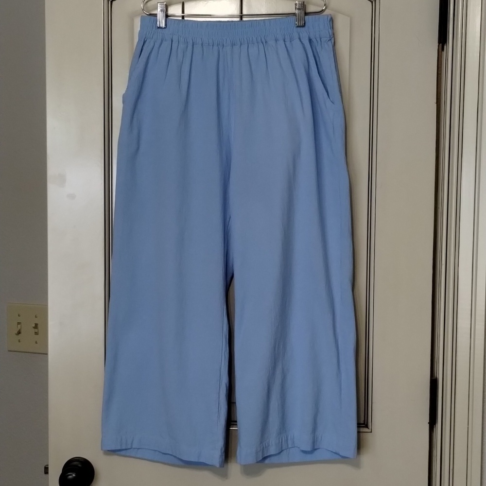 Cropped Women's Pants in Light Blue